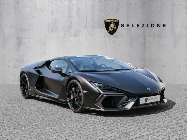 Lamborghini Revuelto