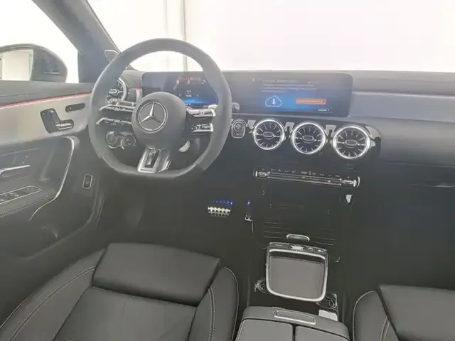 Mercedes-Benz CLA 45 AMG