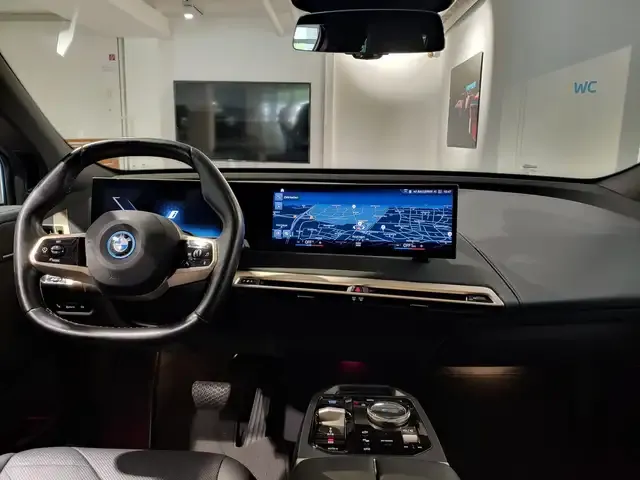 BMW iX