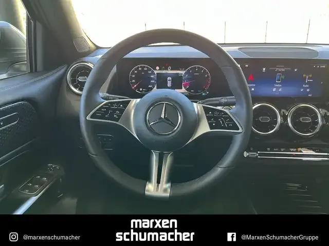Mercedes-Benz GLB 220
