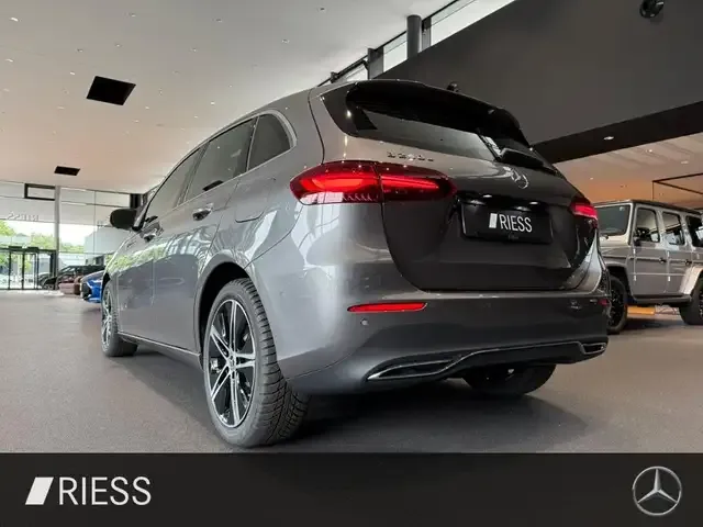 Mercedes-Benz B 250