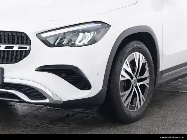 Mercedes-Benz GLA 220
