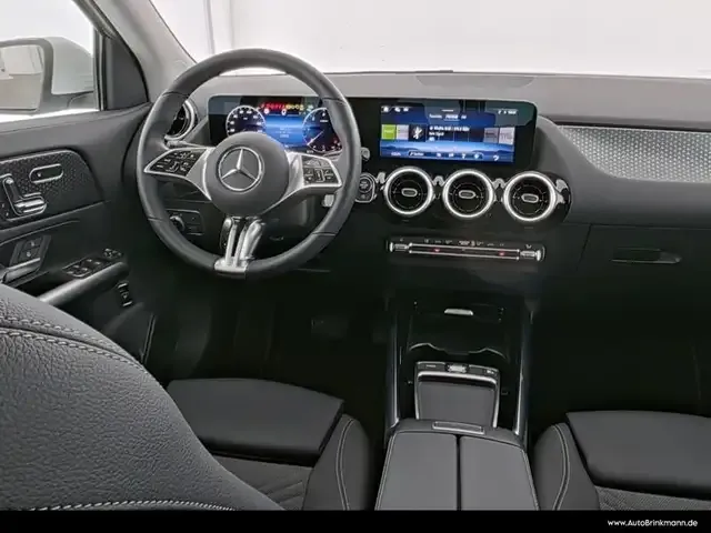 Mercedes-Benz GLA 220