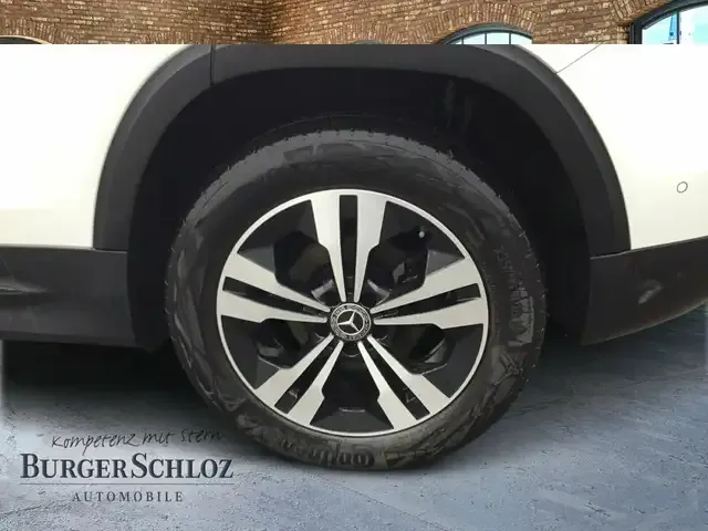 Mercedes-Benz GLB 200