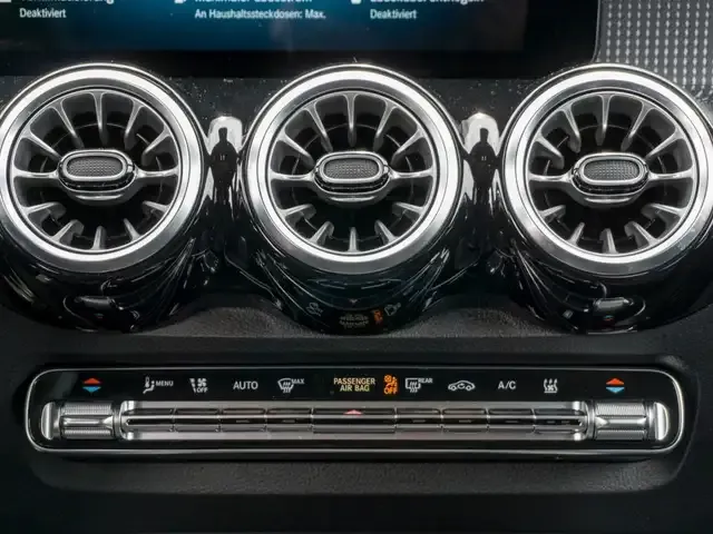 Mercedes-Benz EQB 300