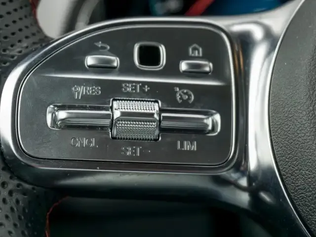 Mercedes-Benz EQB 300