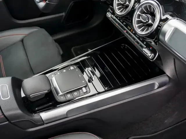Mercedes-Benz EQB 300