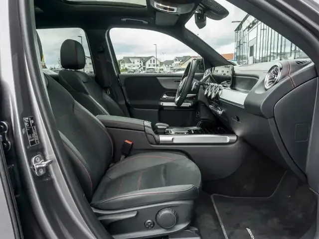 Mercedes-Benz EQB 300