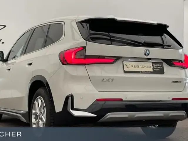 BMW iX1