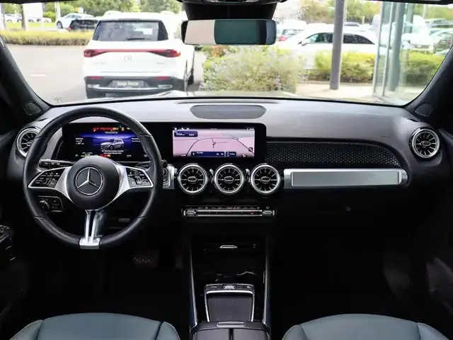 Mercedes-Benz EQB 300