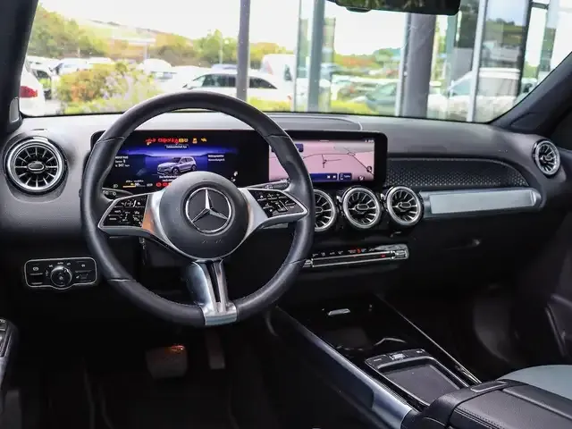 Mercedes-Benz EQB 300