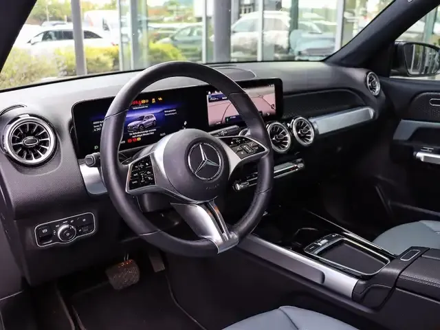 Mercedes-Benz EQB 300