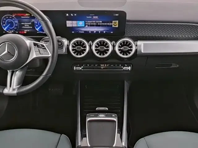 Mercedes-Benz EQB 300