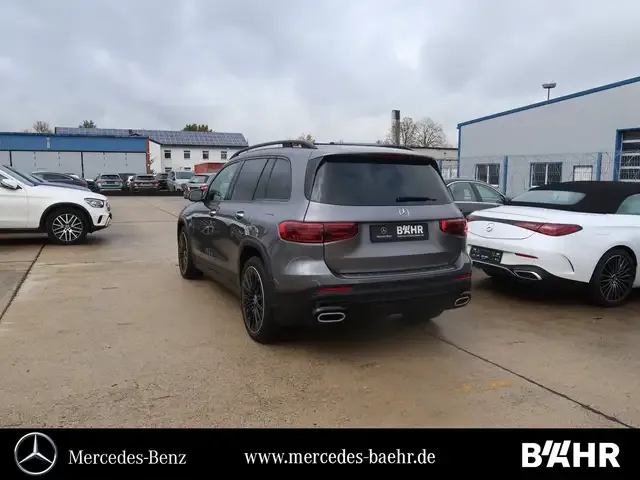 Mercedes-Benz GLB 200