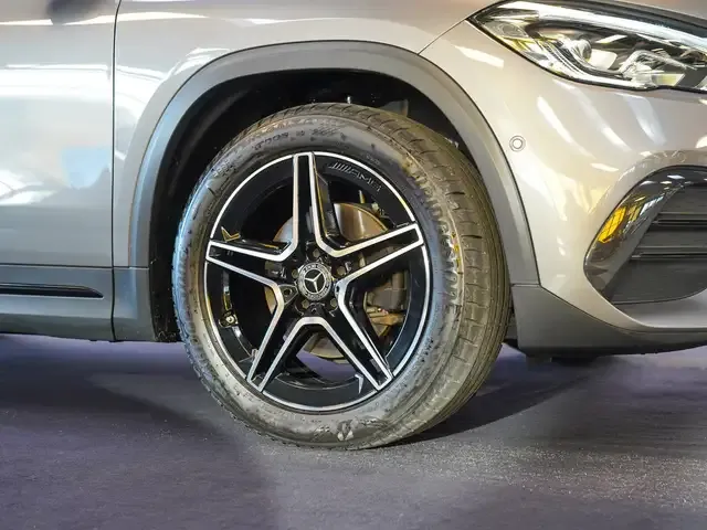 Mercedes-Benz GLA 200