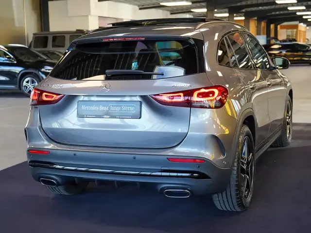 Mercedes-Benz GLA 200