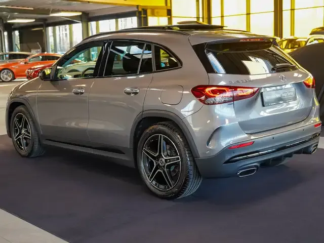 Mercedes-Benz GLA 200