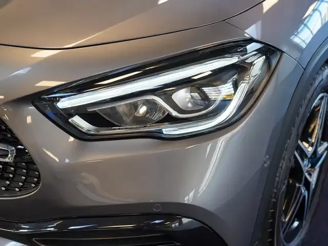 Mercedes-Benz GLA 200