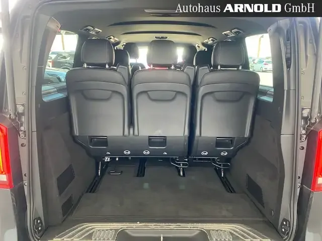 Mercedes-Benz V 220