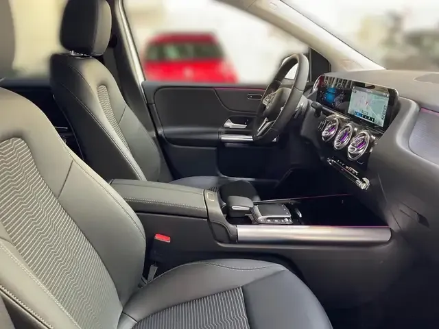 Mercedes-Benz B 180