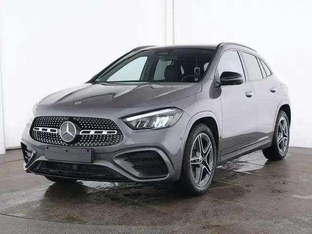 Mercedes-Benz GLA 220