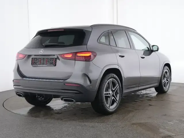 Mercedes-Benz GLA 220