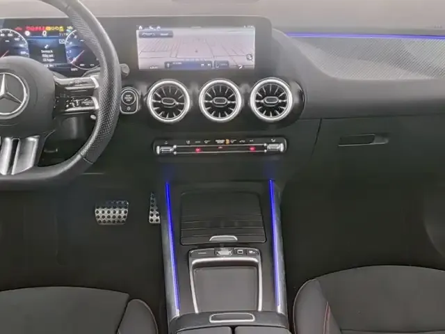 Mercedes-Benz GLA 220