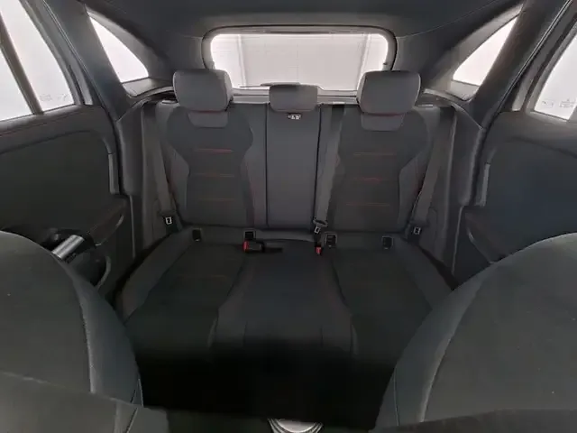 Mercedes-Benz GLA 220