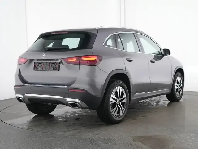 Mercedes-Benz GLA 180