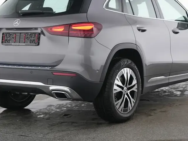 Mercedes-Benz GLA 180