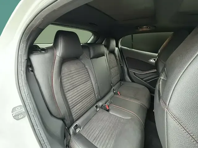 Mercedes-Benz GLA 220