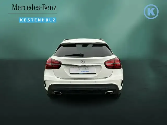 Mercedes-Benz GLA 220