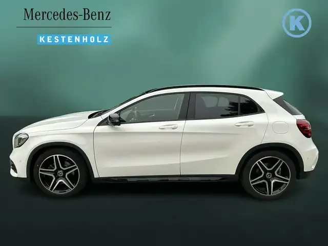 Mercedes-Benz GLA 220