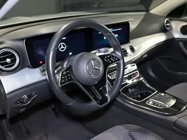 Mercedes-Benz E 220