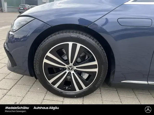 Mercedes-Benz EQE 300