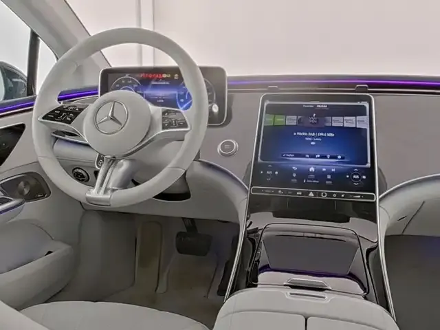 Mercedes-Benz EQE 300