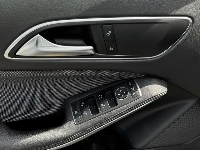 Mercedes-Benz GLA 180