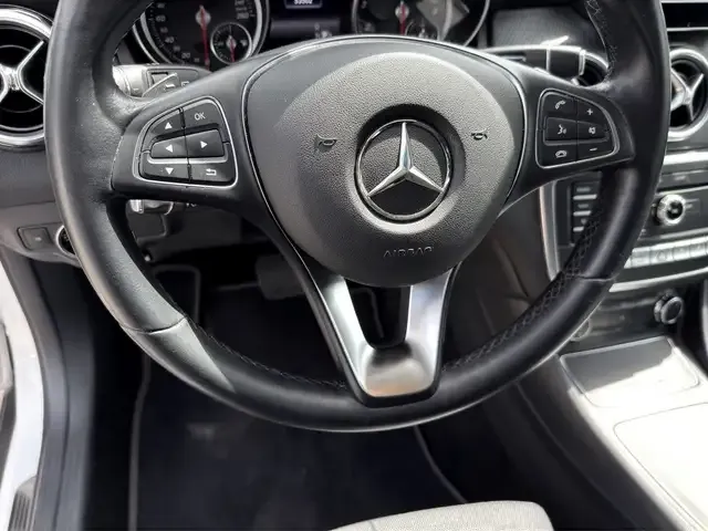 Mercedes-Benz GLA 180