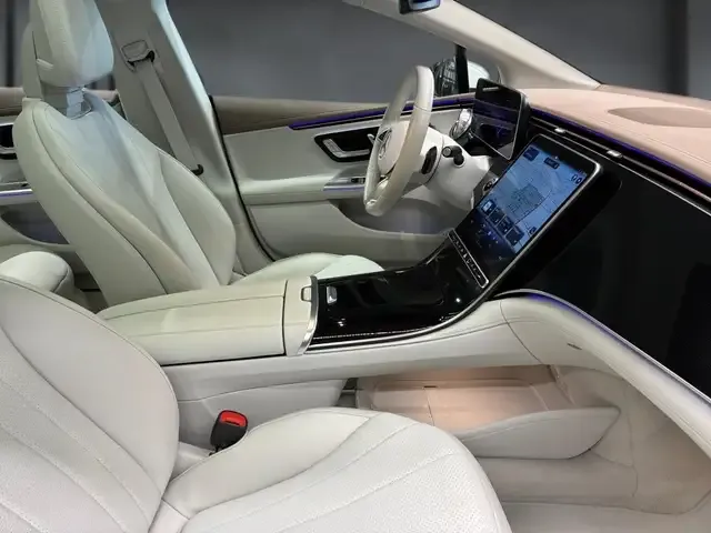 Mercedes-Benz EQE 300