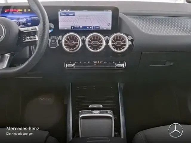Mercedes-Benz EQA 300