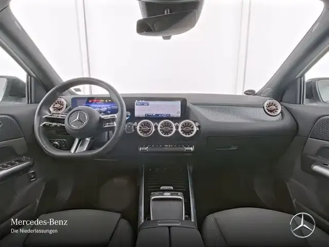 Mercedes-Benz EQA 300