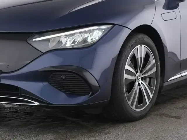 Mercedes-Benz EQE 300