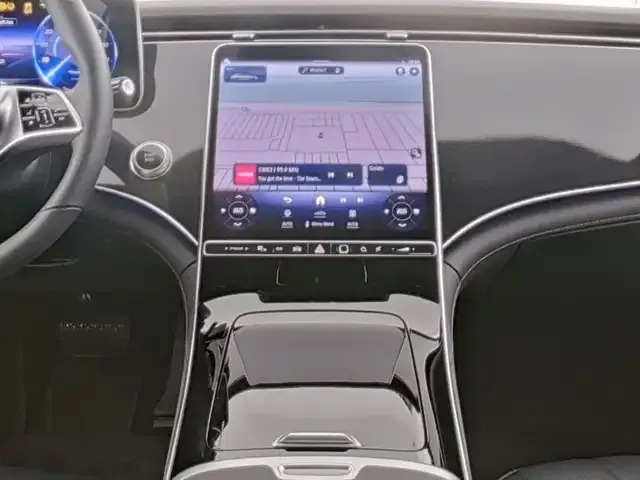Mercedes-Benz EQE 300