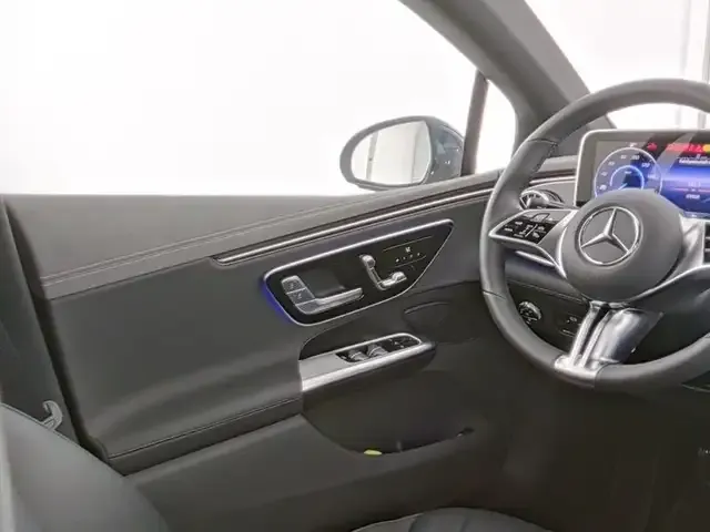 Mercedes-Benz EQE 300