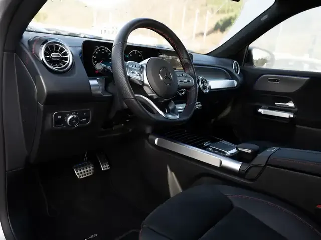 Mercedes-Benz EQB 250