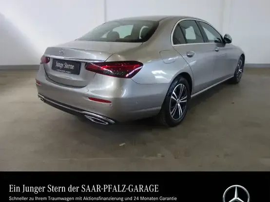 Mercedes-Benz E 200