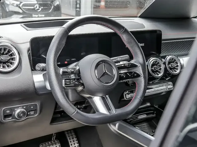 Mercedes-Benz EQB 300
