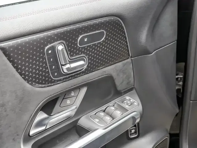 Mercedes-Benz EQB 300