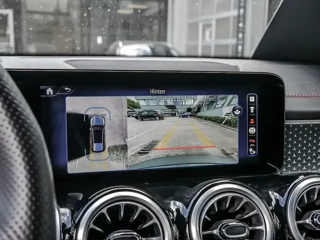 Mercedes-Benz EQB 300