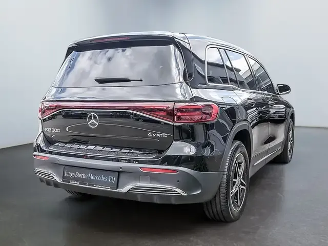 Mercedes-Benz EQB 300